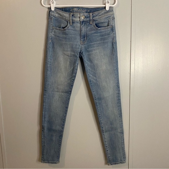 American Eagle Outfitters Jegging Skinny Jeans Light Blue Wash Size 6 - Picture 1 of 6